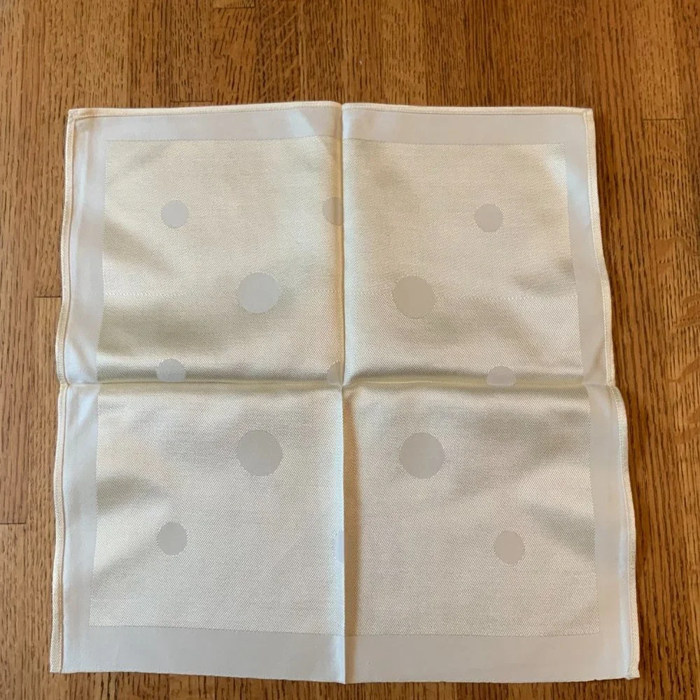 Set of 6 Vintage Dinner Napkins Cream With Dots - Picture 2 of 3